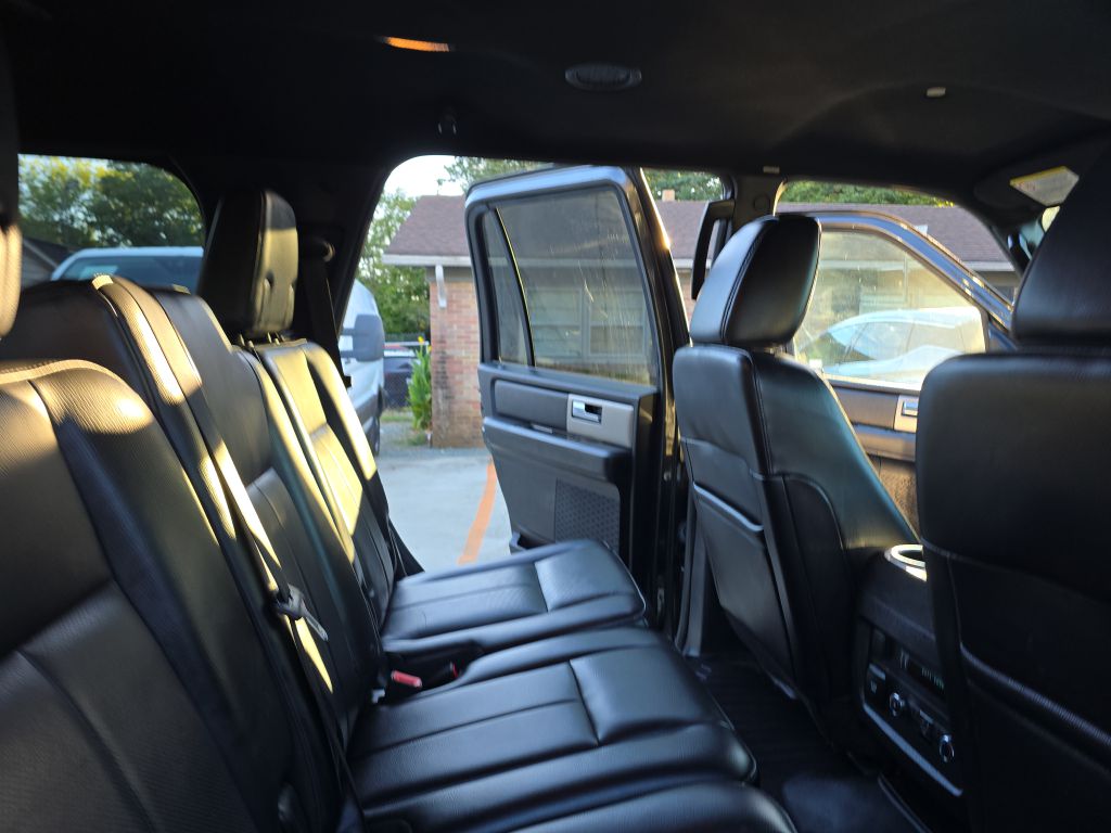 Photo 24 of this FORD EXPEDITION