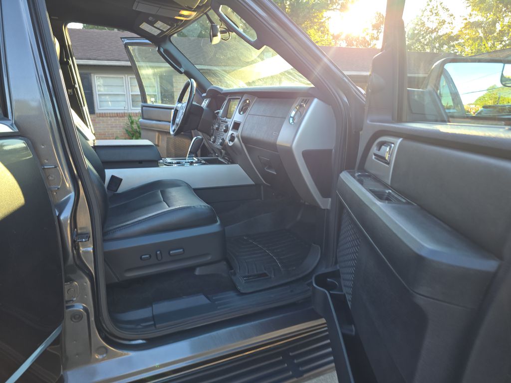 Photo 26 of this FORD EXPEDITION