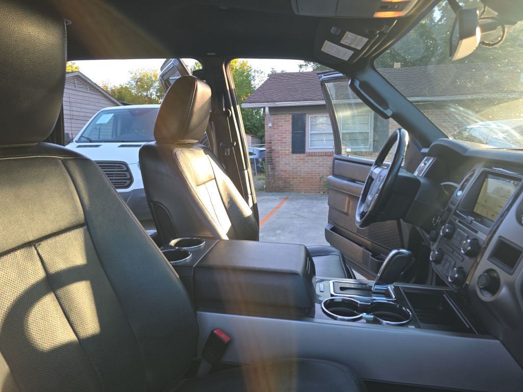 Photo 28 of this FORD EXPEDITION