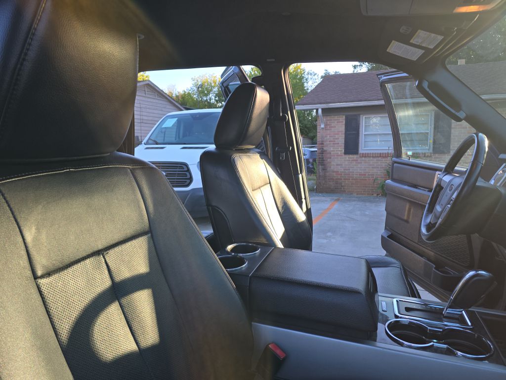 Photo 29 of this FORD EXPEDITION