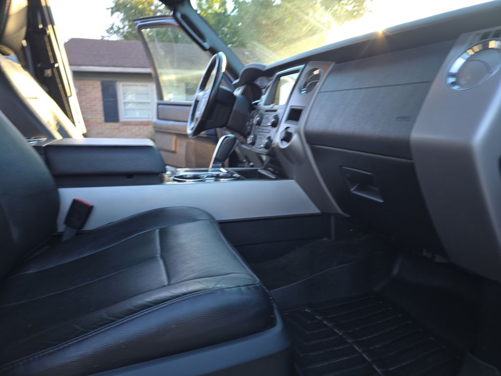 Photo 30 of this FORD EXPEDITION