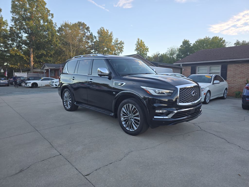 Photo 3 of this INFINITI QX80
