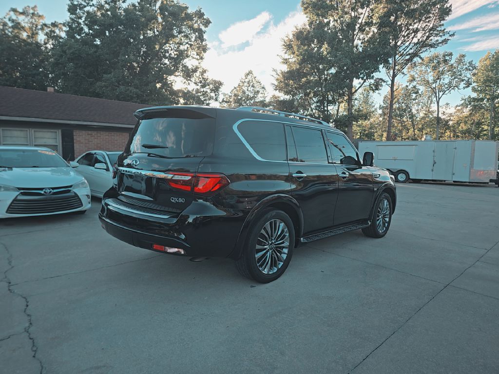 Photo 4 of this INFINITI QX80