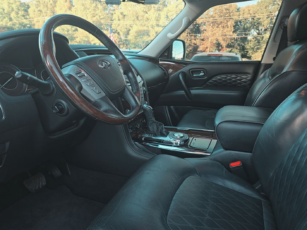 Photo 9 of this INFINITI QX80