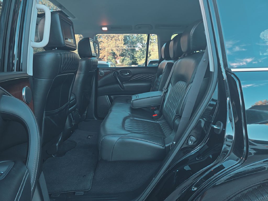 Photo 13 of this INFINITI QX80