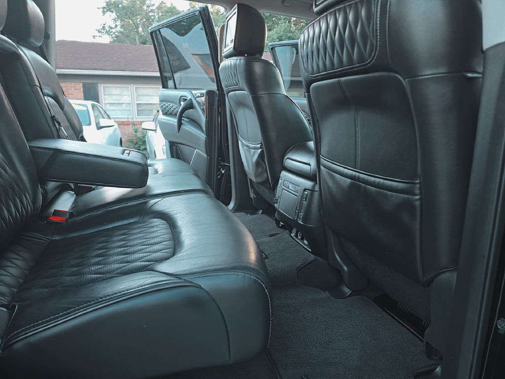 Photo 17 of this INFINITI QX80