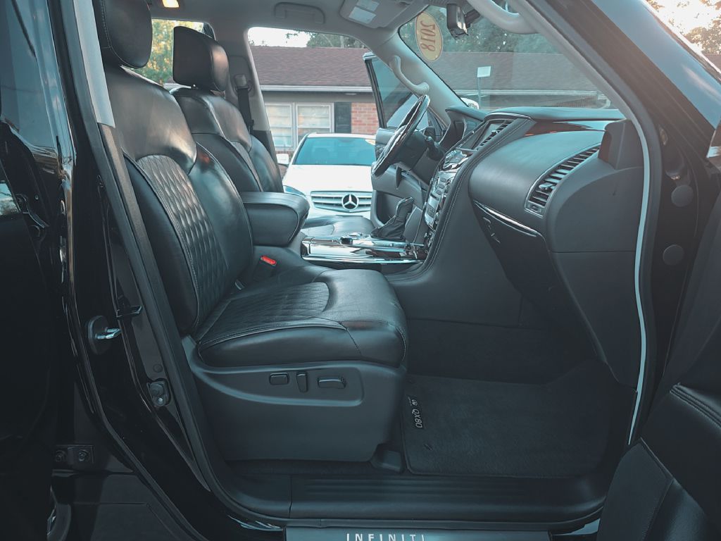 Photo 21 of this INFINITI QX80