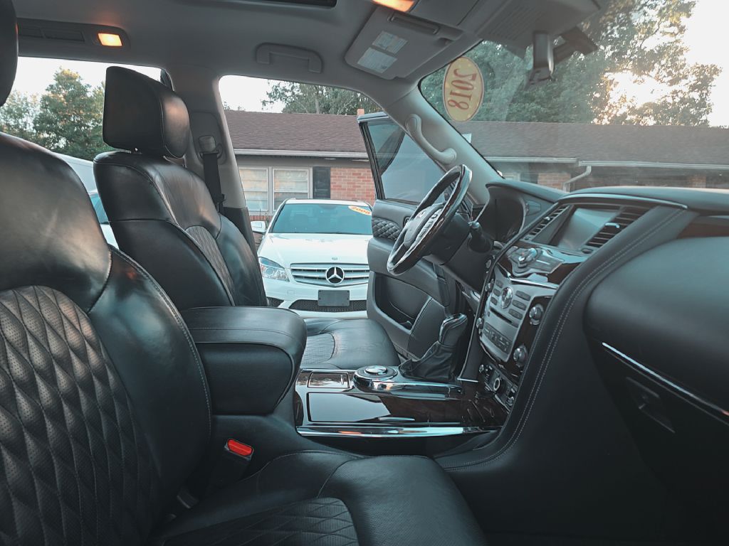 Photo 22 of this INFINITI QX80
