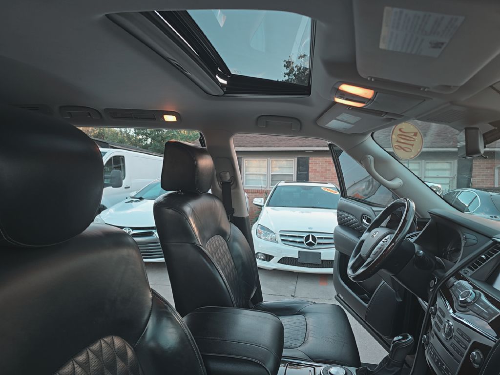Photo 23 of this INFINITI QX80