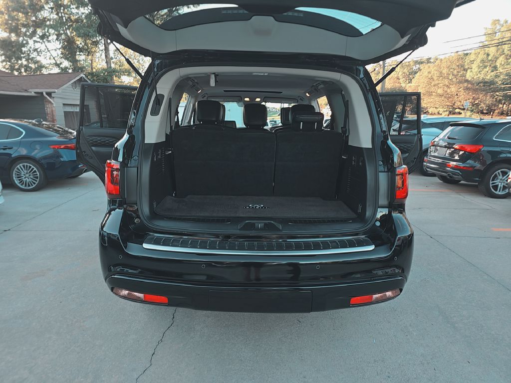 Photo 25 of this INFINITI QX80