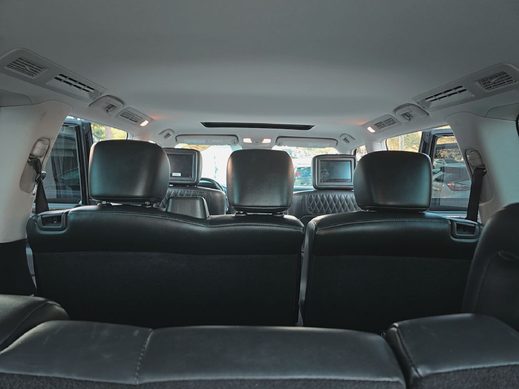 Photo 27 of this INFINITI QX80