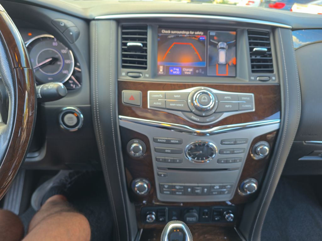 Photo 30 of this INFINITI QX80