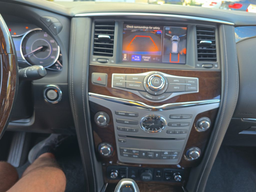 Photo 31 of this INFINITI QX80