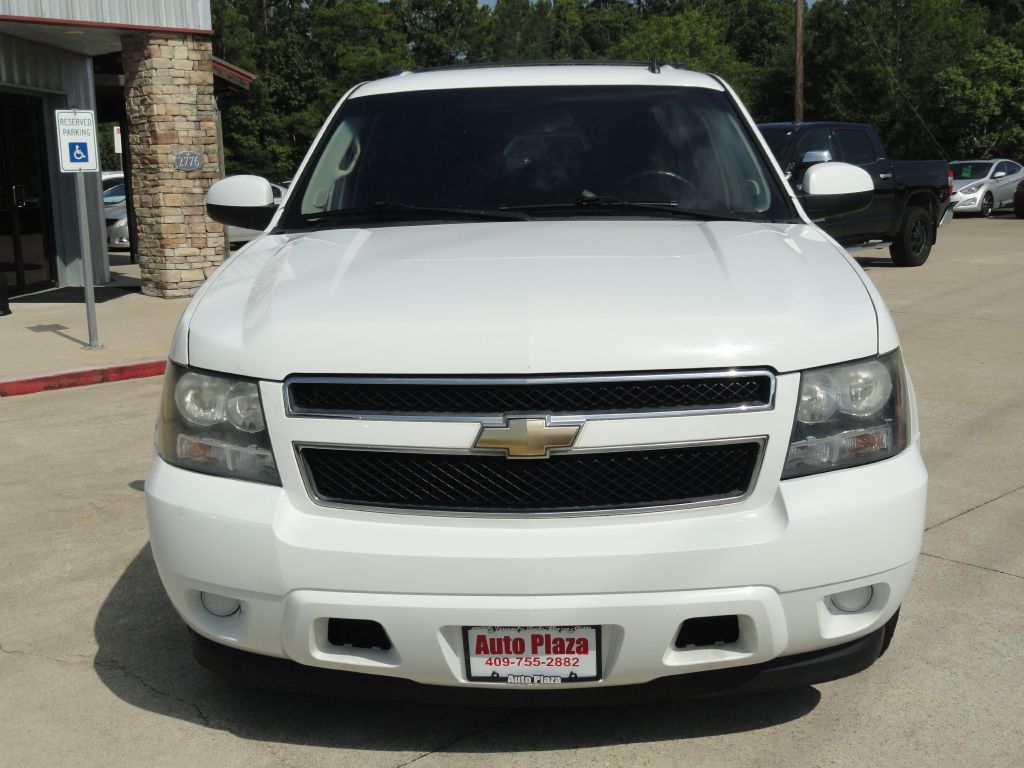 2011 CHEVROLET SUBURBAN in LUMBERTON TX at AUTO PLAZA, WHITE