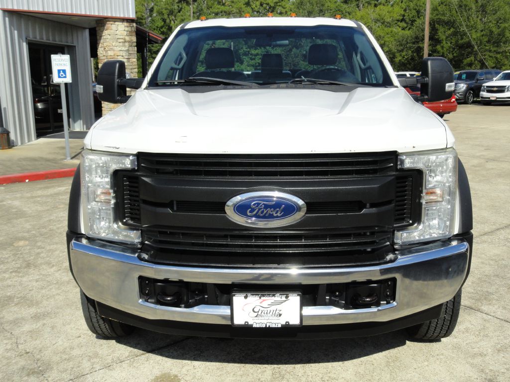 Photo 2 of this FORD F550