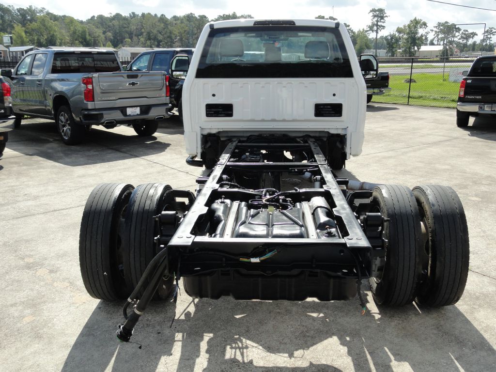 Photo 4 of this FORD F550