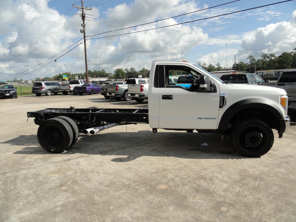 Photo 5 of this FORD F550
