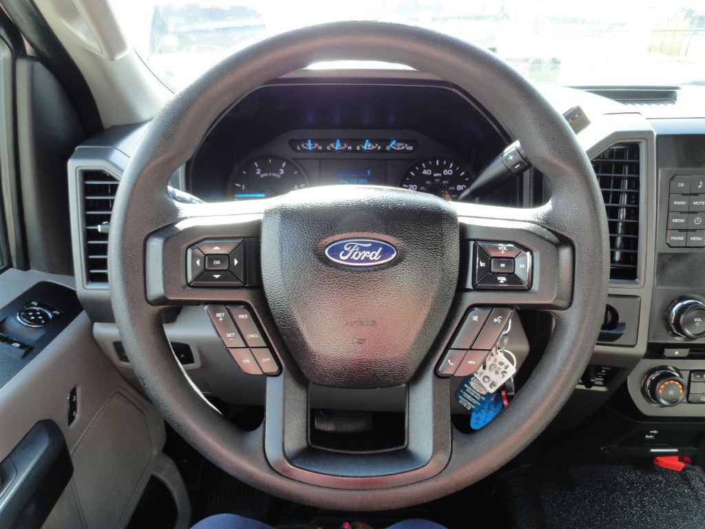 Photo 10 of this FORD F550
