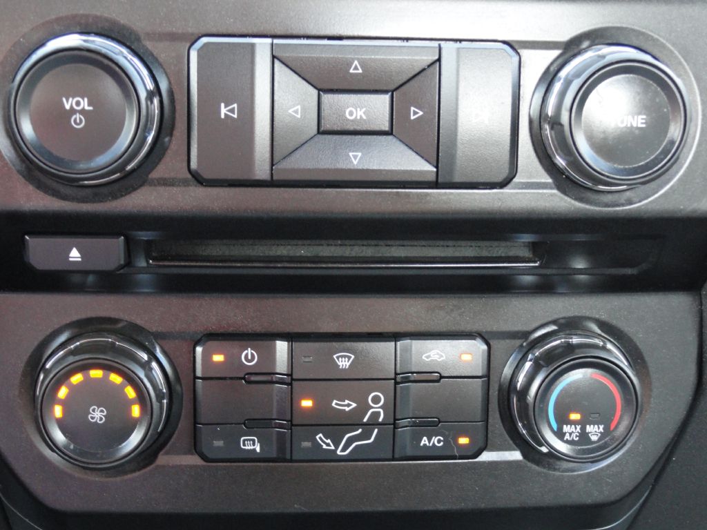 Photo 15 of this FORD F550