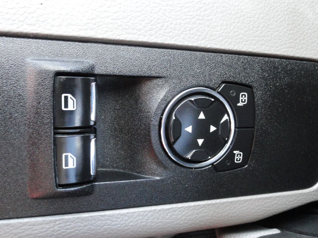 Photo 20 of this FORD F550