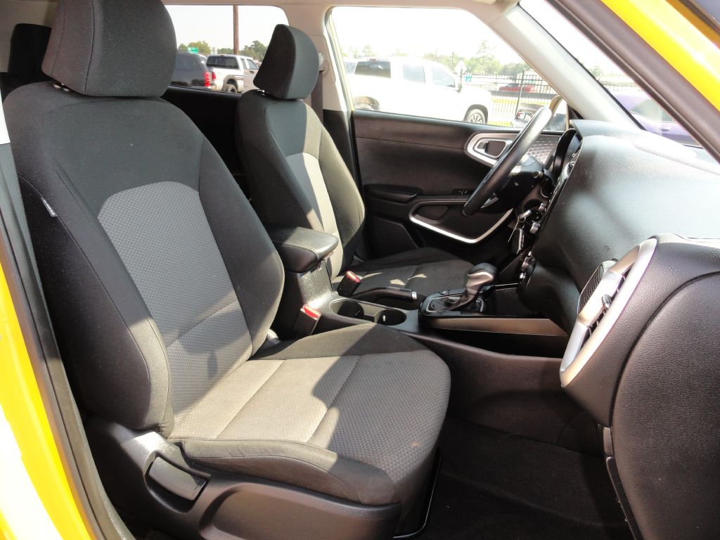 Photo 8 of this KIA SOUL