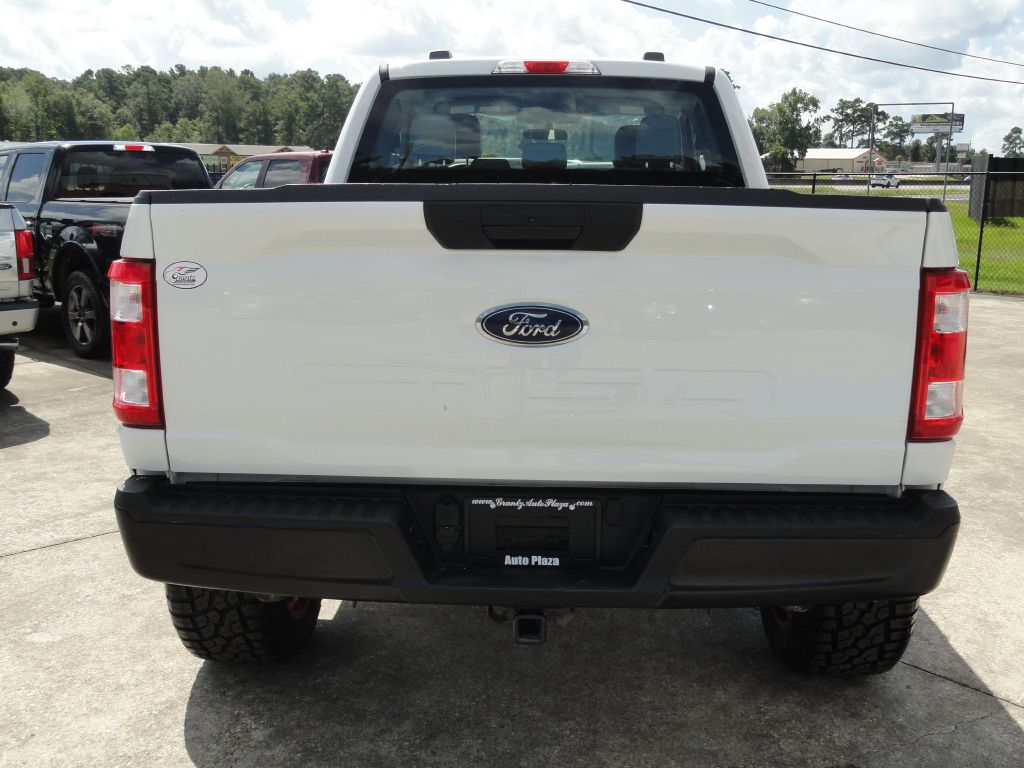 Photo 4 of this FORD F150