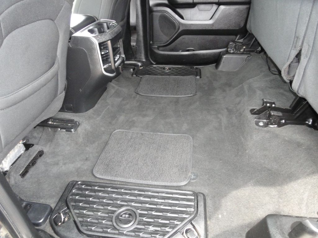 Photo 9 of this RAM 1500