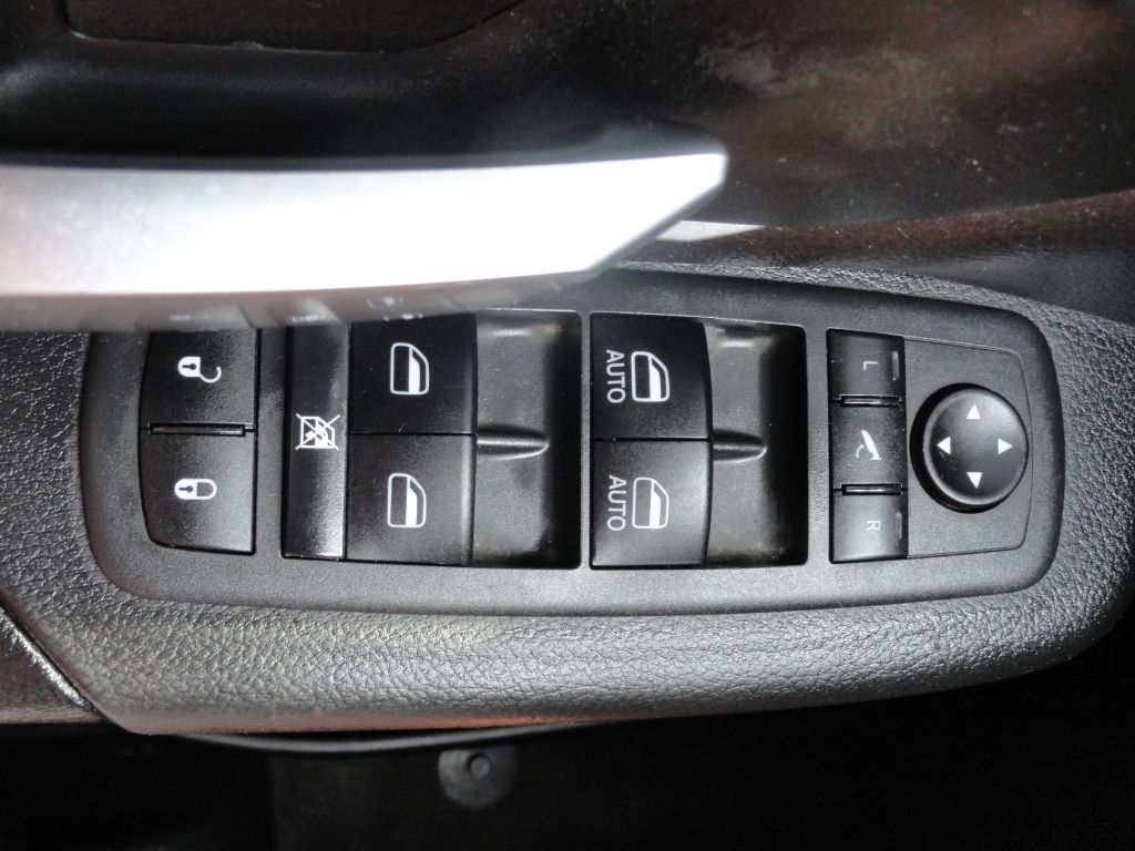 Photo 37 of this RAM 1500