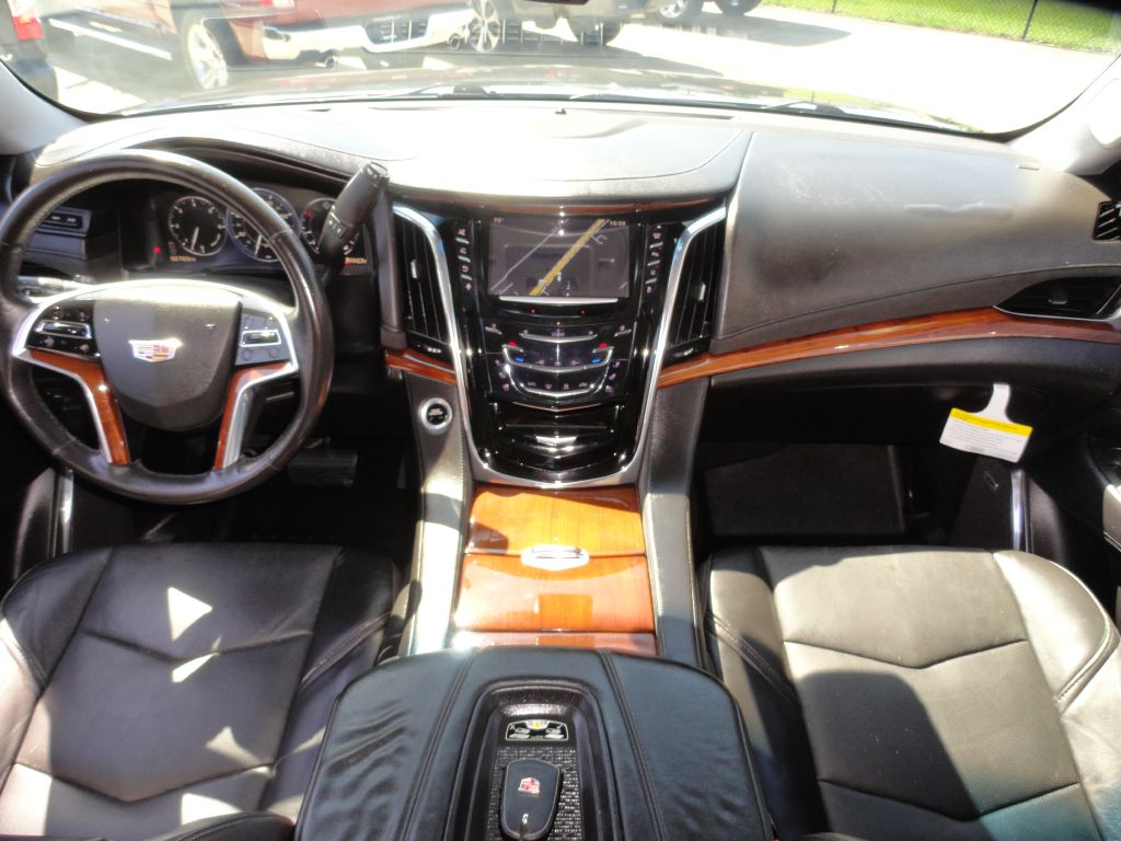 Photo 6 of this CADILLAC ESCALADE