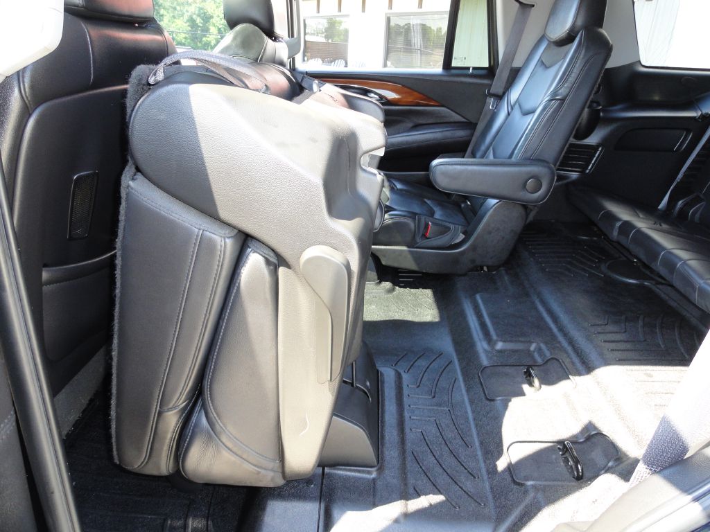 Photo 12 of this CADILLAC ESCALADE
