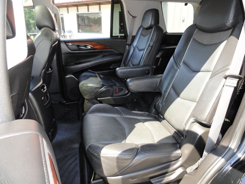 Photo 13 of this CADILLAC ESCALADE