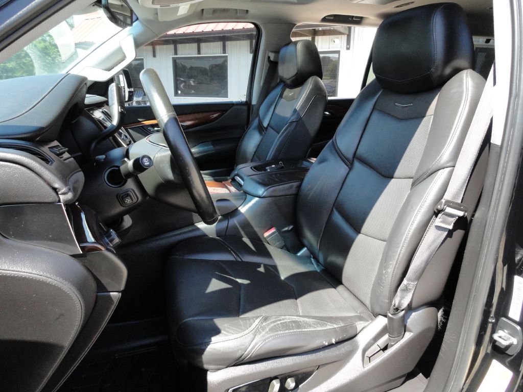 Photo 14 of this CADILLAC ESCALADE