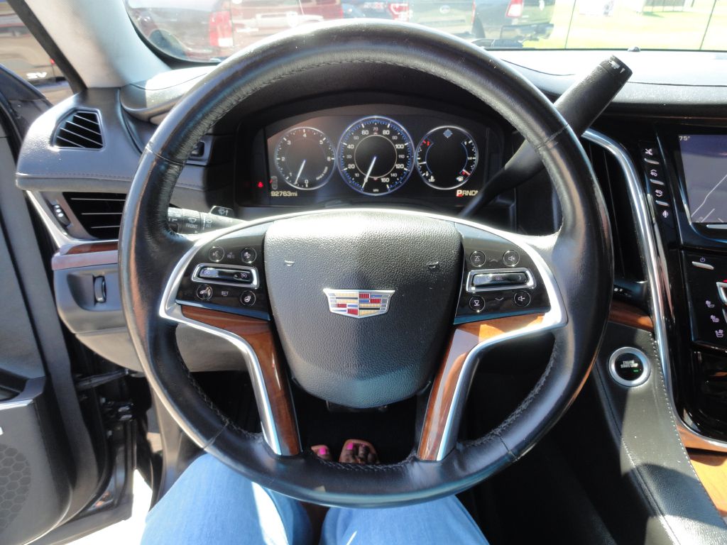 Photo 32 of this CADILLAC ESCALADE
