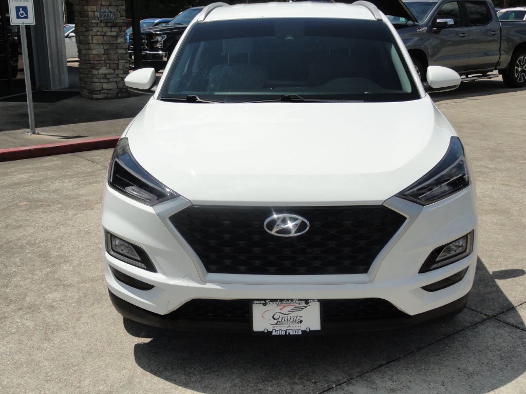 Photo 2 of this HYUNDAI TUCSON