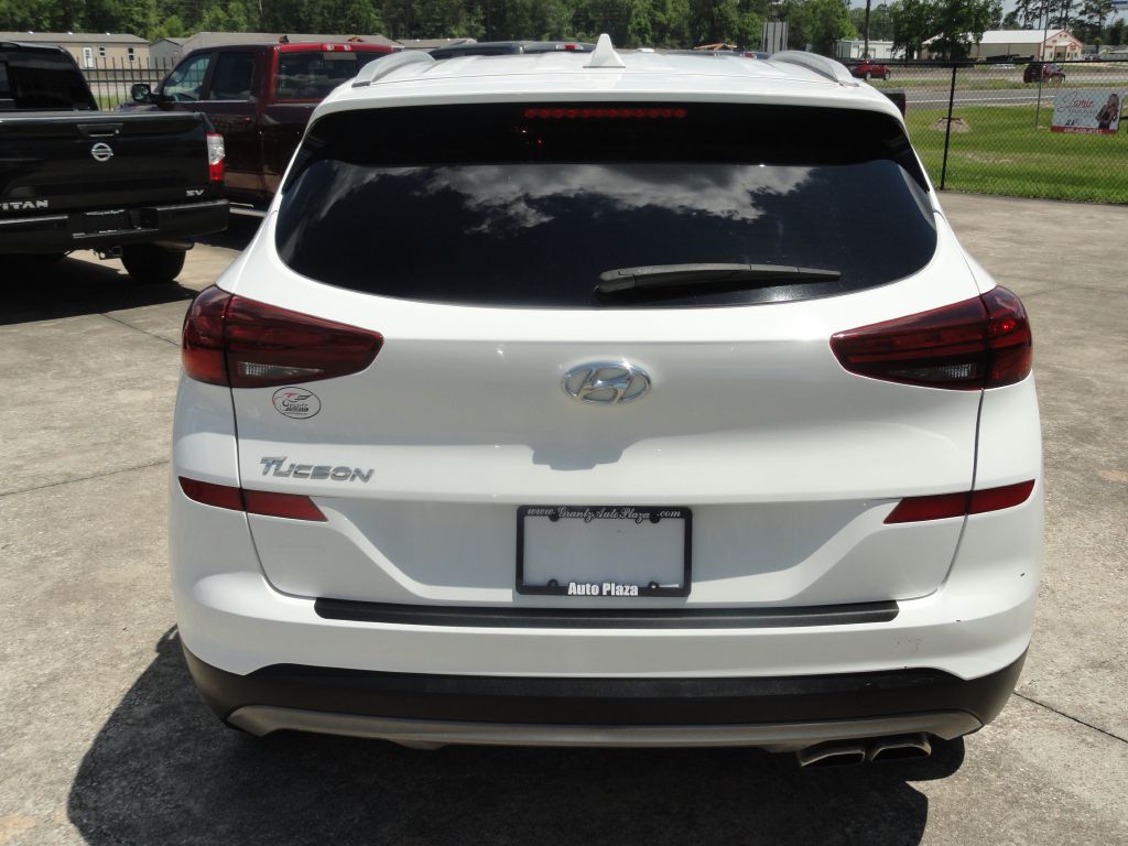 Photo 4 of this HYUNDAI TUCSON