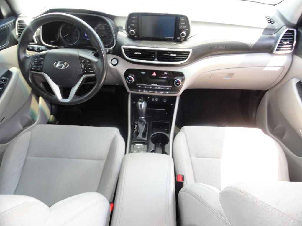 Photo 6 of this HYUNDAI TUCSON