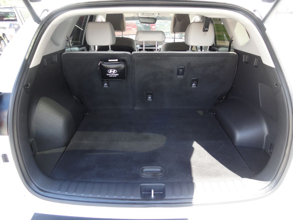 Photo 11 of this HYUNDAI TUCSON