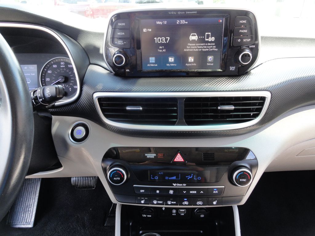 Photo 13 of this HYUNDAI TUCSON