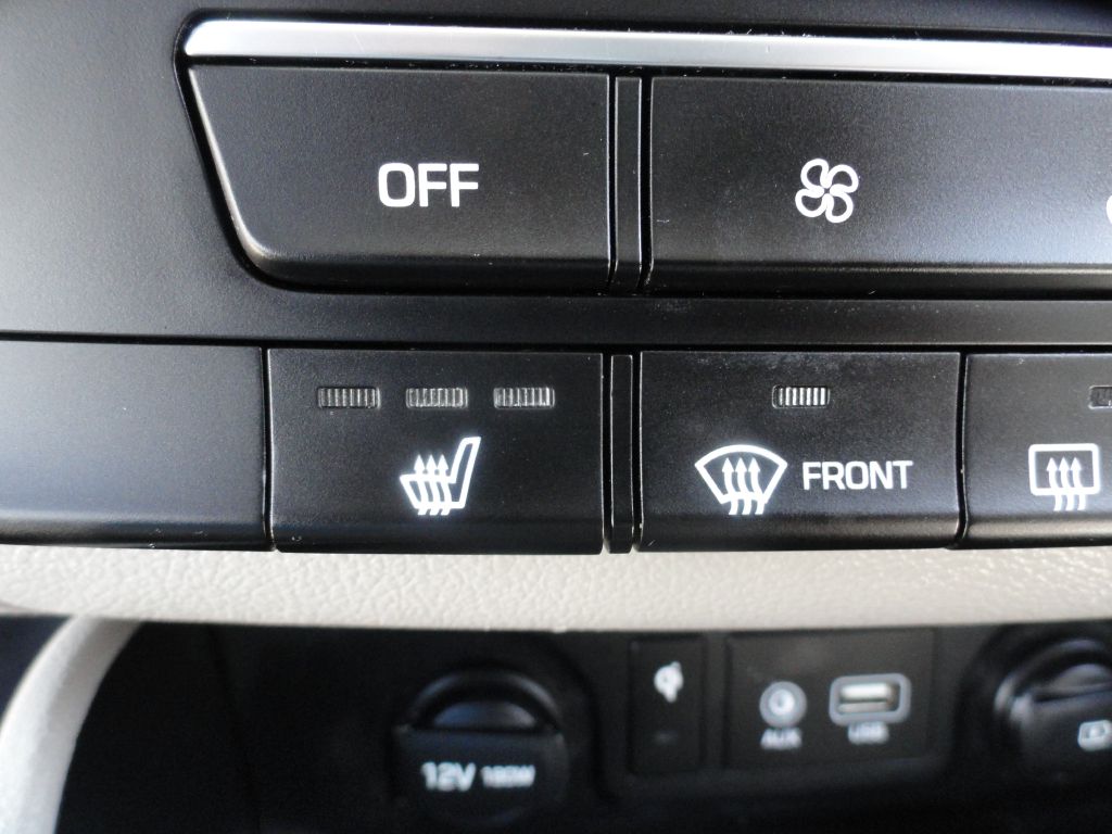 Photo 15 of this HYUNDAI TUCSON