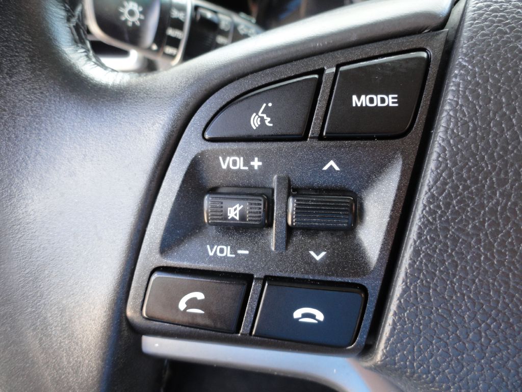 Photo 20 of this HYUNDAI TUCSON
