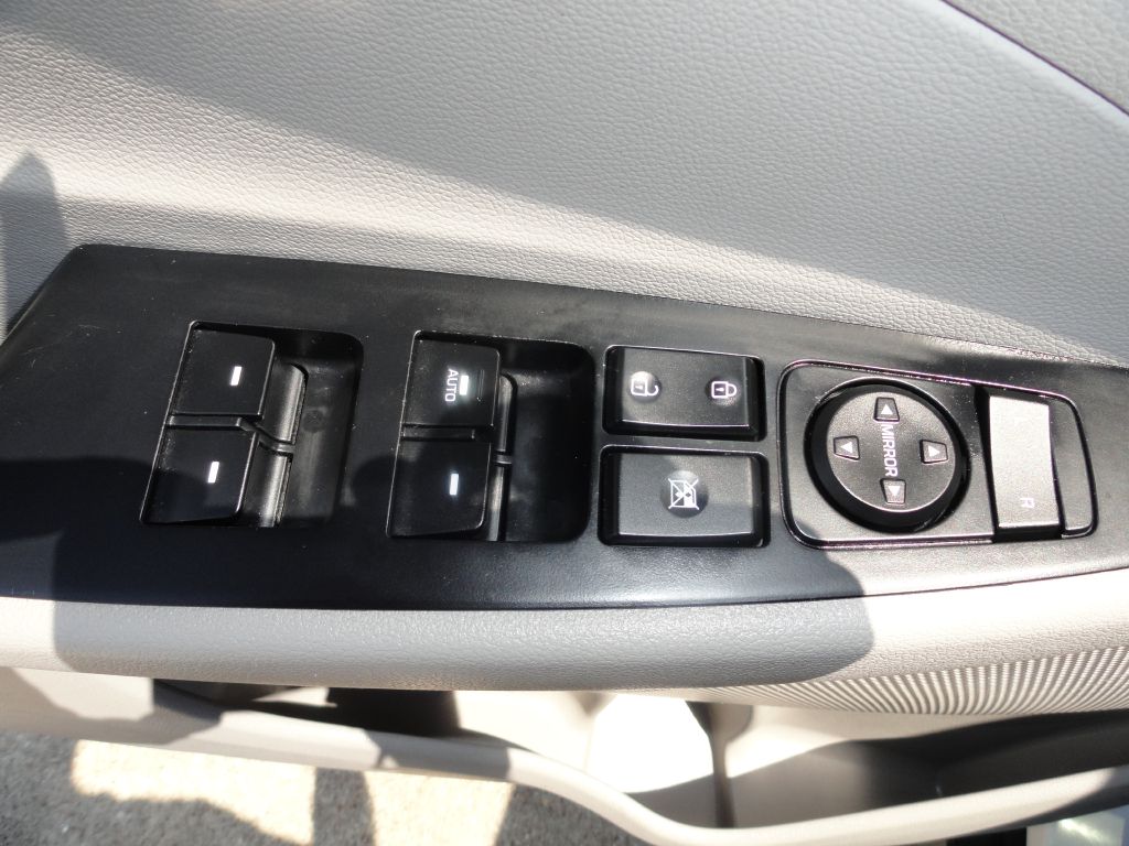 Photo 24 of this HYUNDAI TUCSON