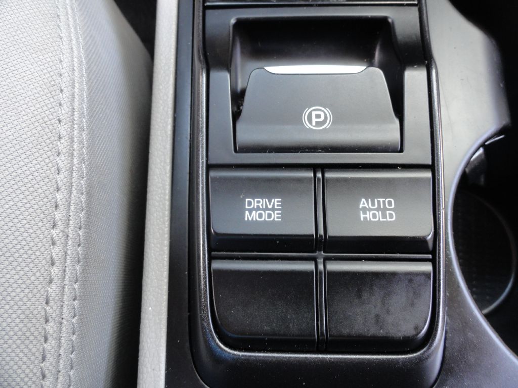 Photo 26 of this HYUNDAI TUCSON