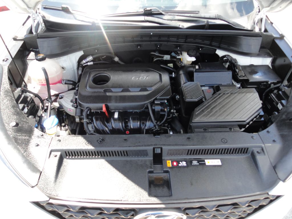 Photo 29 of this HYUNDAI TUCSON
