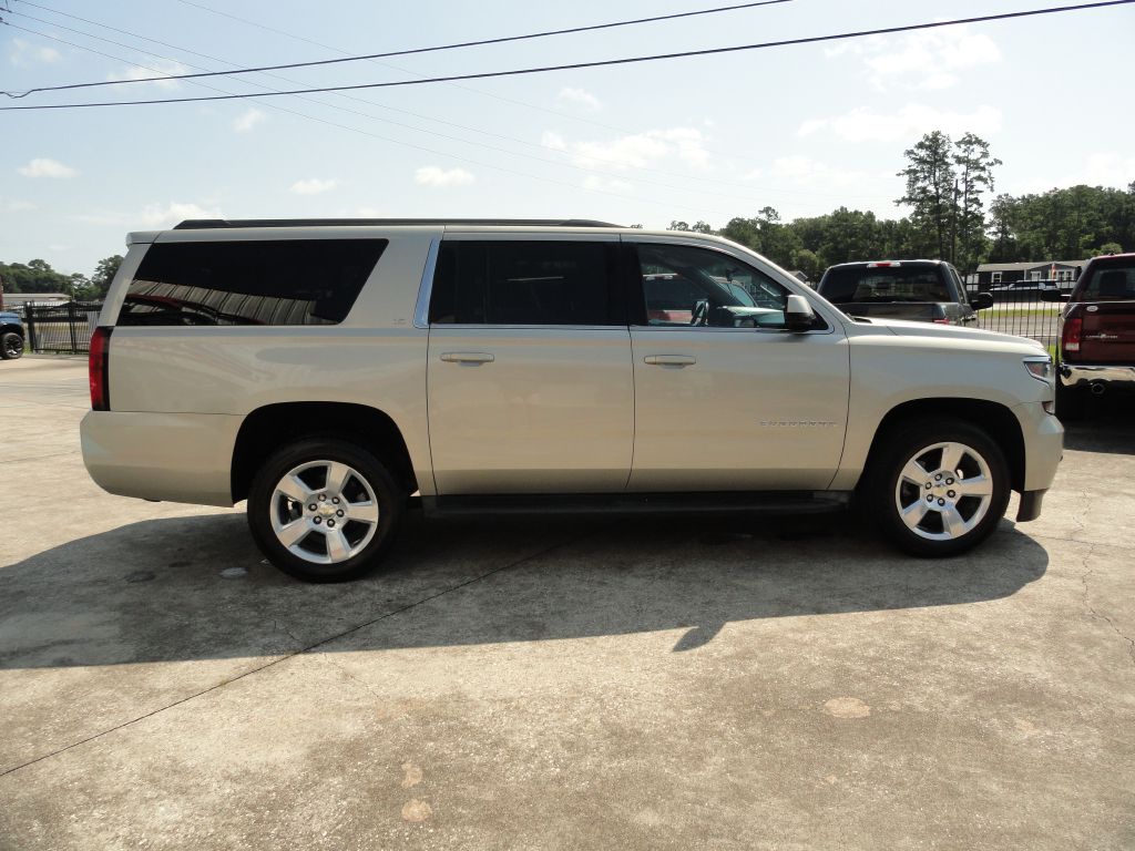 Photo 5 of this CHEVROLET SUBURBAN