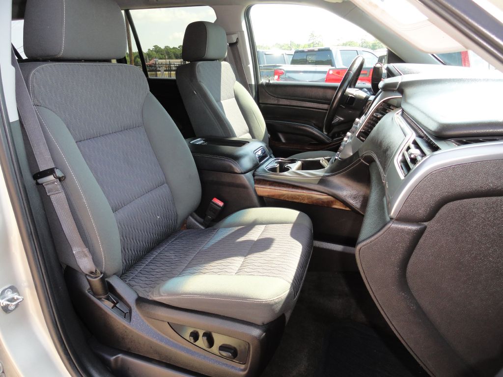 Photo 7 of this CHEVROLET SUBURBAN