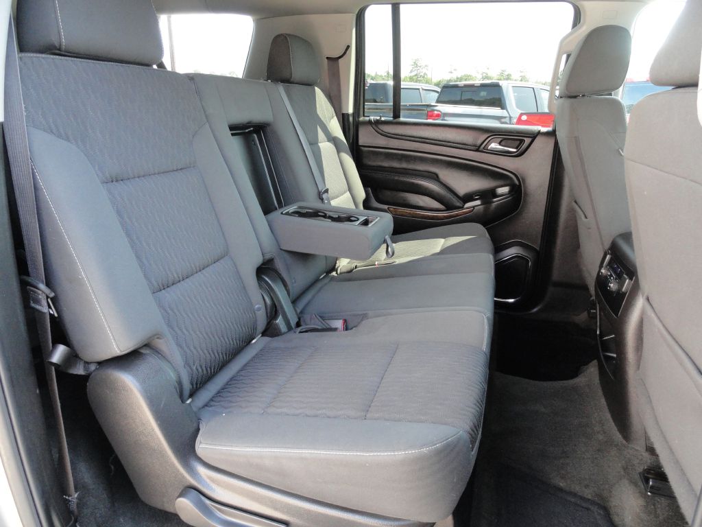 Photo 8 of this CHEVROLET SUBURBAN