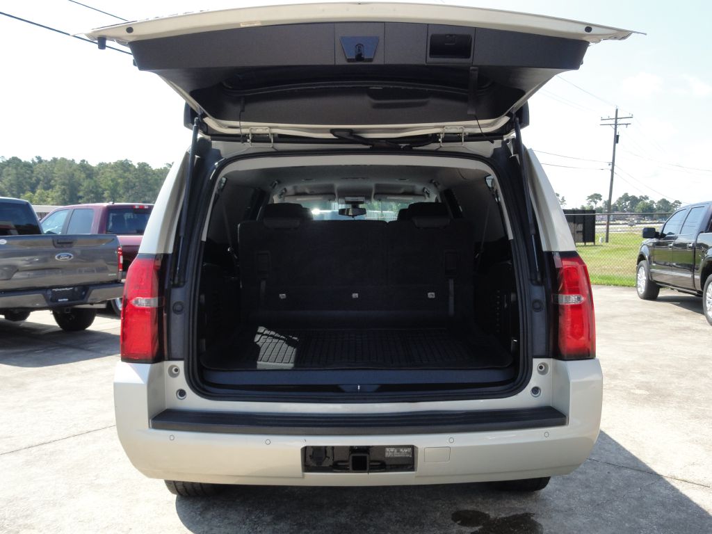 Photo 12 of this CHEVROLET SUBURBAN