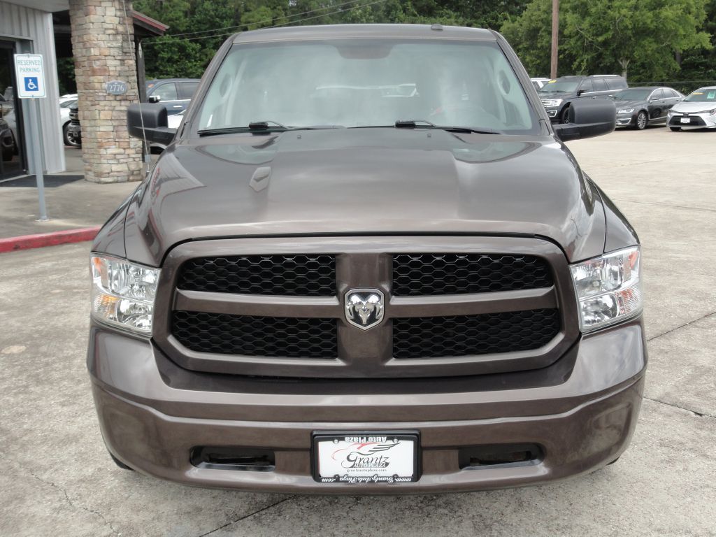 Photo 2 of this RAM 1500 CLASSIC