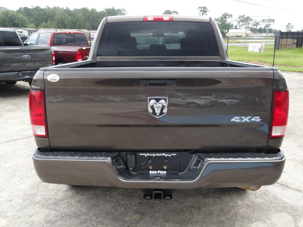 Photo 4 of this RAM 1500 CLASSIC