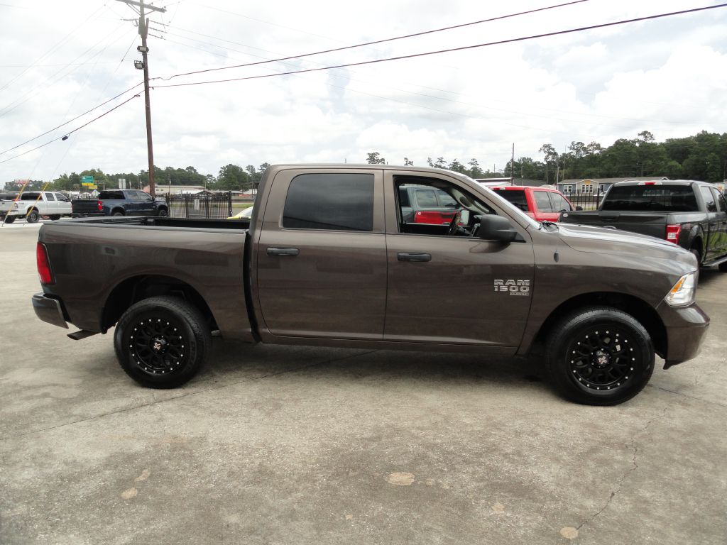 Photo 5 of this RAM 1500 CLASSIC